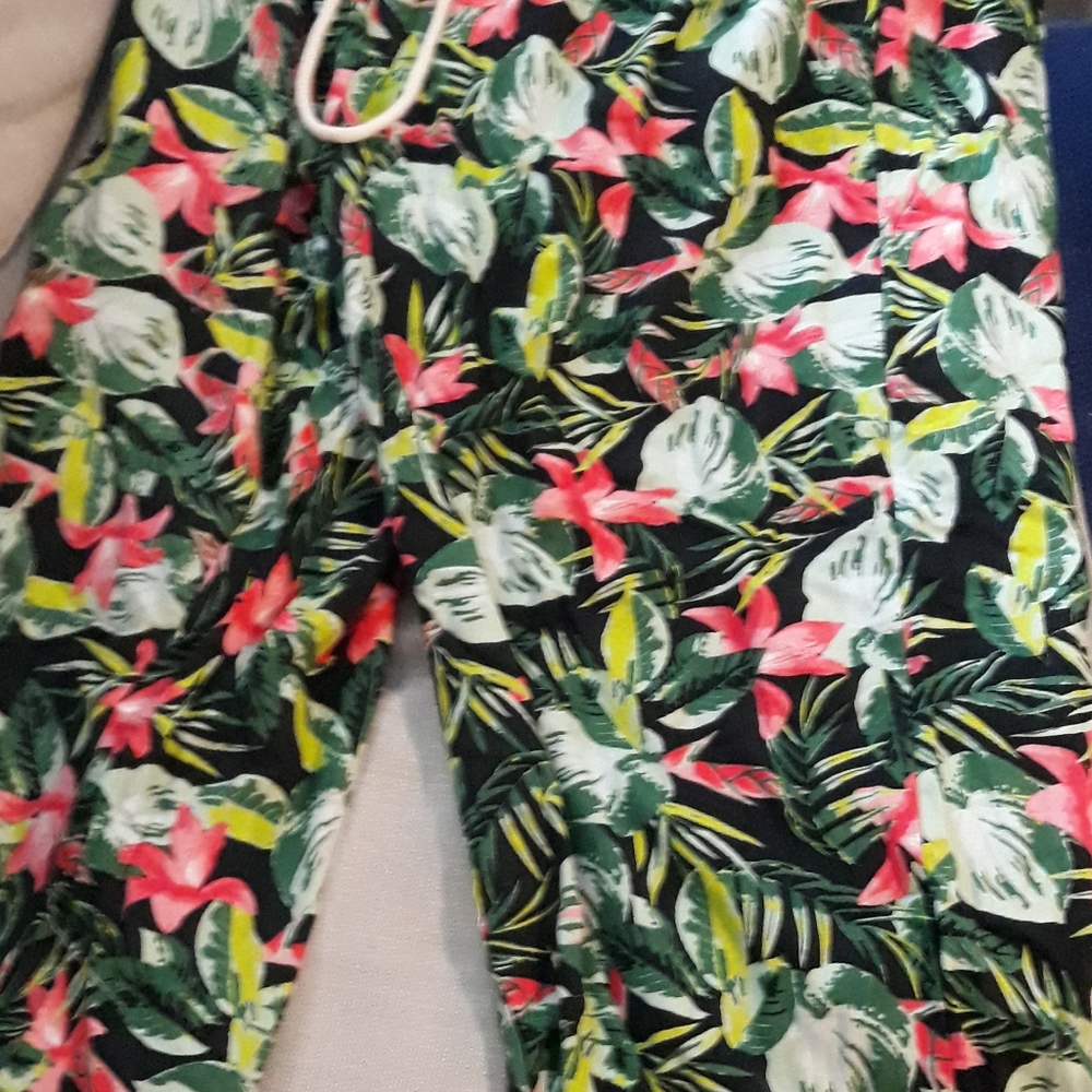 Flower pants - Picture 2 of 2